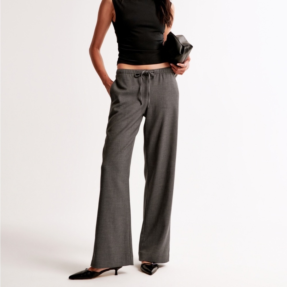 Abercrombie & Fitch gray  pull- on Pants, size M LONG
